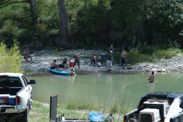 Los Vecinos Ranch - Family and Group Lodging on the Frio River in the Texas Brush Country