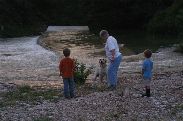 Los Vecinos Ranch - Family and Group Lodging on the Frio River in the Texas Brush Country