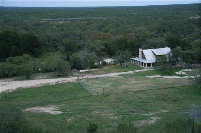 Los Vecinos Ranch - Family and Group Lodging on the Frio River in the Texas Brush Country