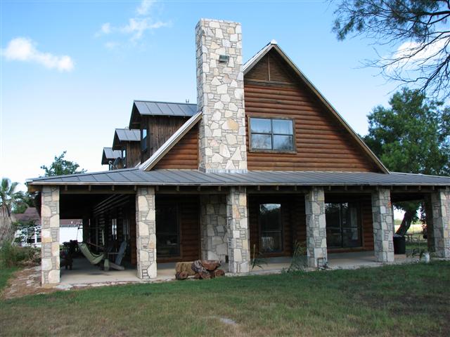 Los Vecinos Ranch - Family and Group Lodging on the Frio River in the Texas Brush Country